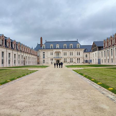 Appartement Vintage Avec Vue Sur Le Chateau Pierrefonds Exterior photo